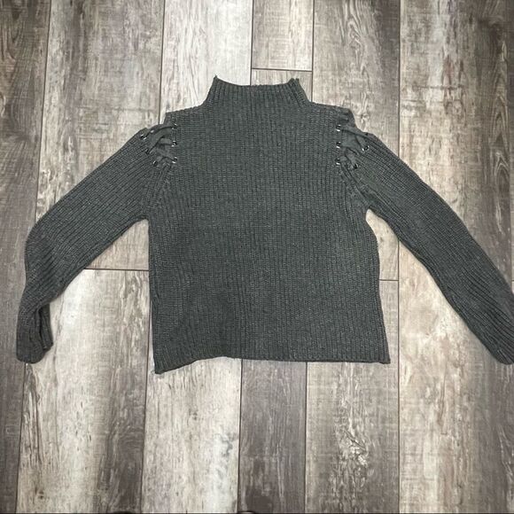 John + Jenn Lace Up Cold Shoulder Long Sleeve Sweater Dark Gray Size Medium - Picture 9 of 9